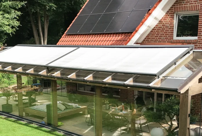 Aufdachmarkise bei Holzüberdachung