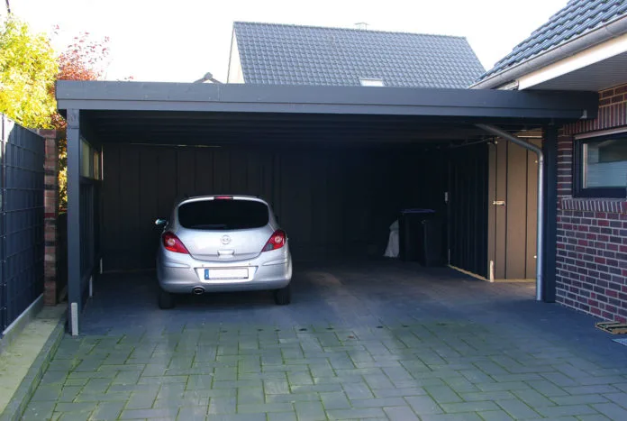 Flachdachcarport aus Holz