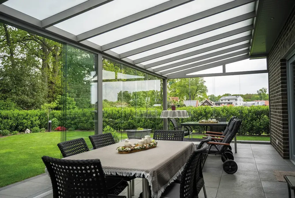 Versicherung und Grundbuch: oft vergessene Folgen der Größe — Wintergarten ohne Baugenehmigung